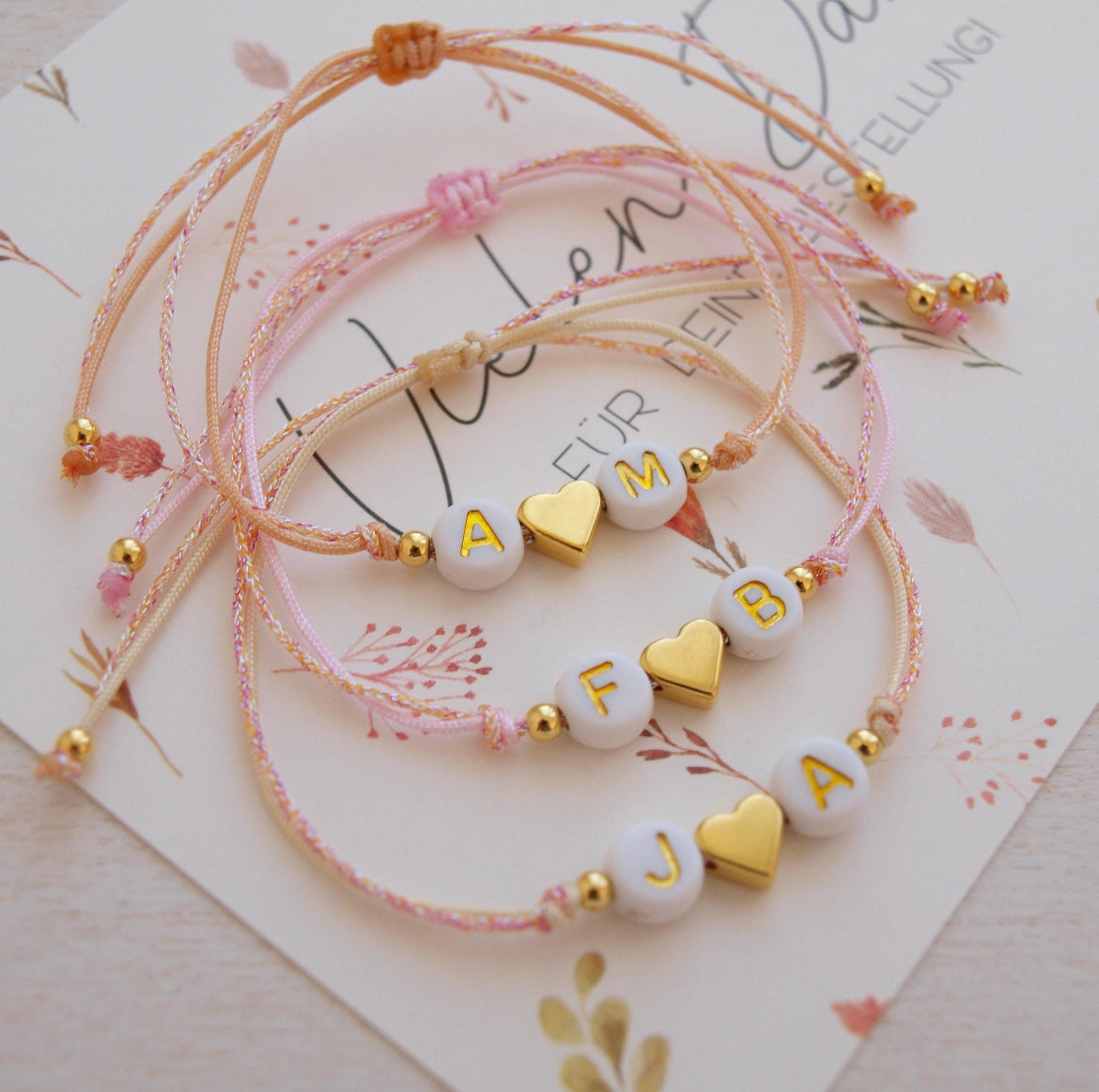 Buchstabenarmband „Flowerfield“
