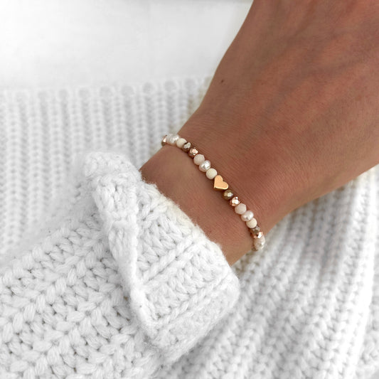Perlenarmband Herz Beige