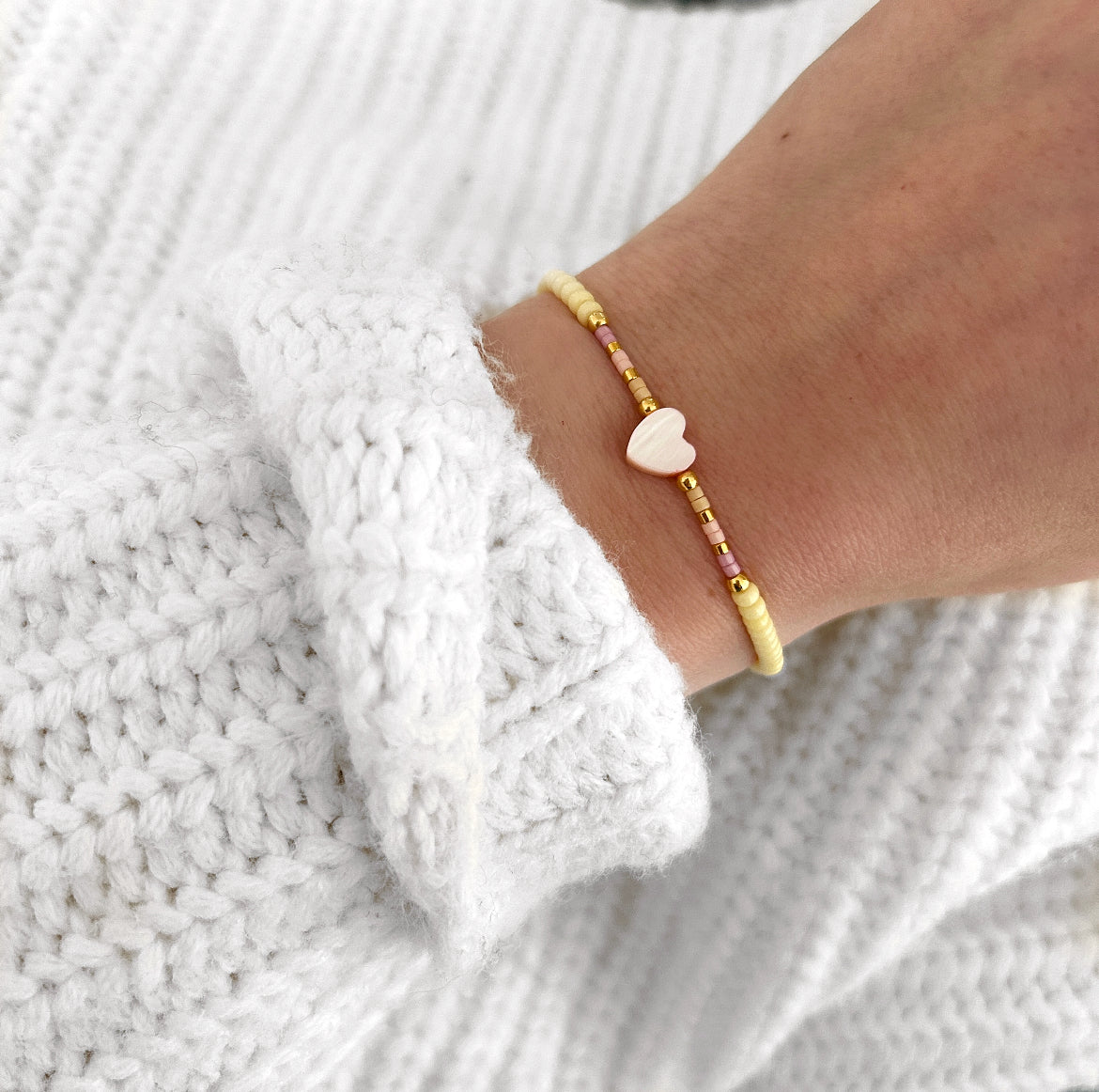 Perlenarmband Herz Pastell