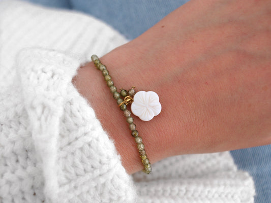Perlenarmband Hibiskusblüte