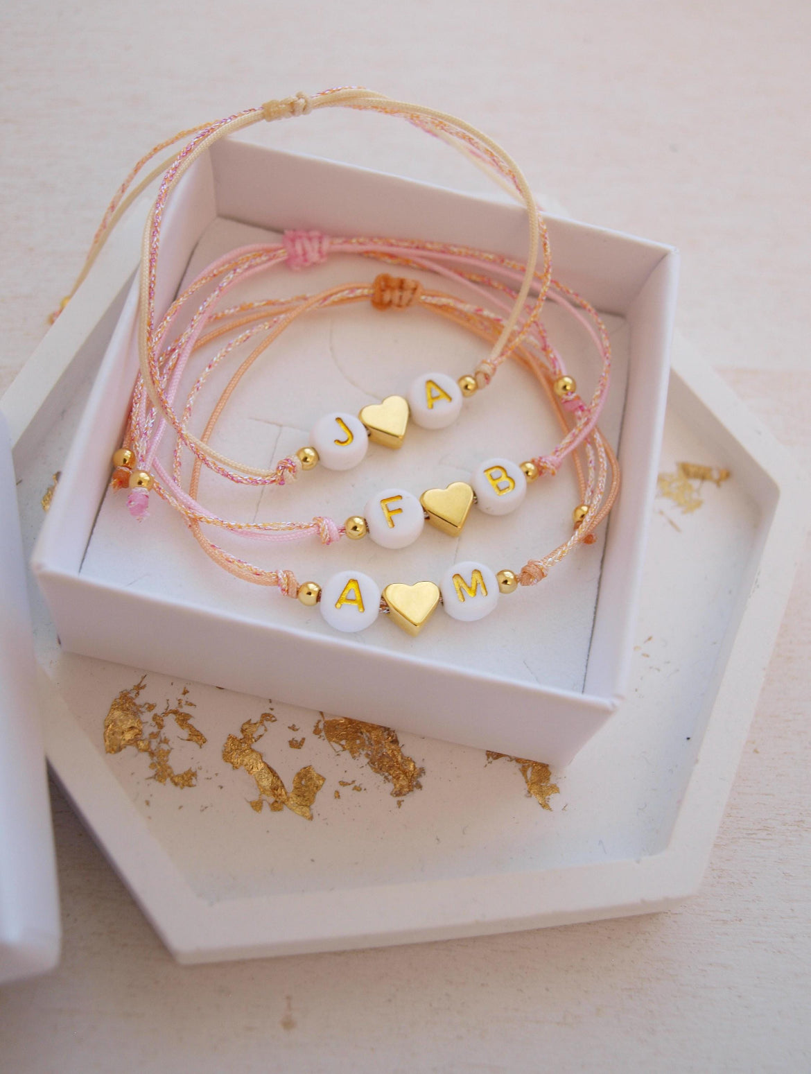 Buchstabenarmband „Flowerfield“