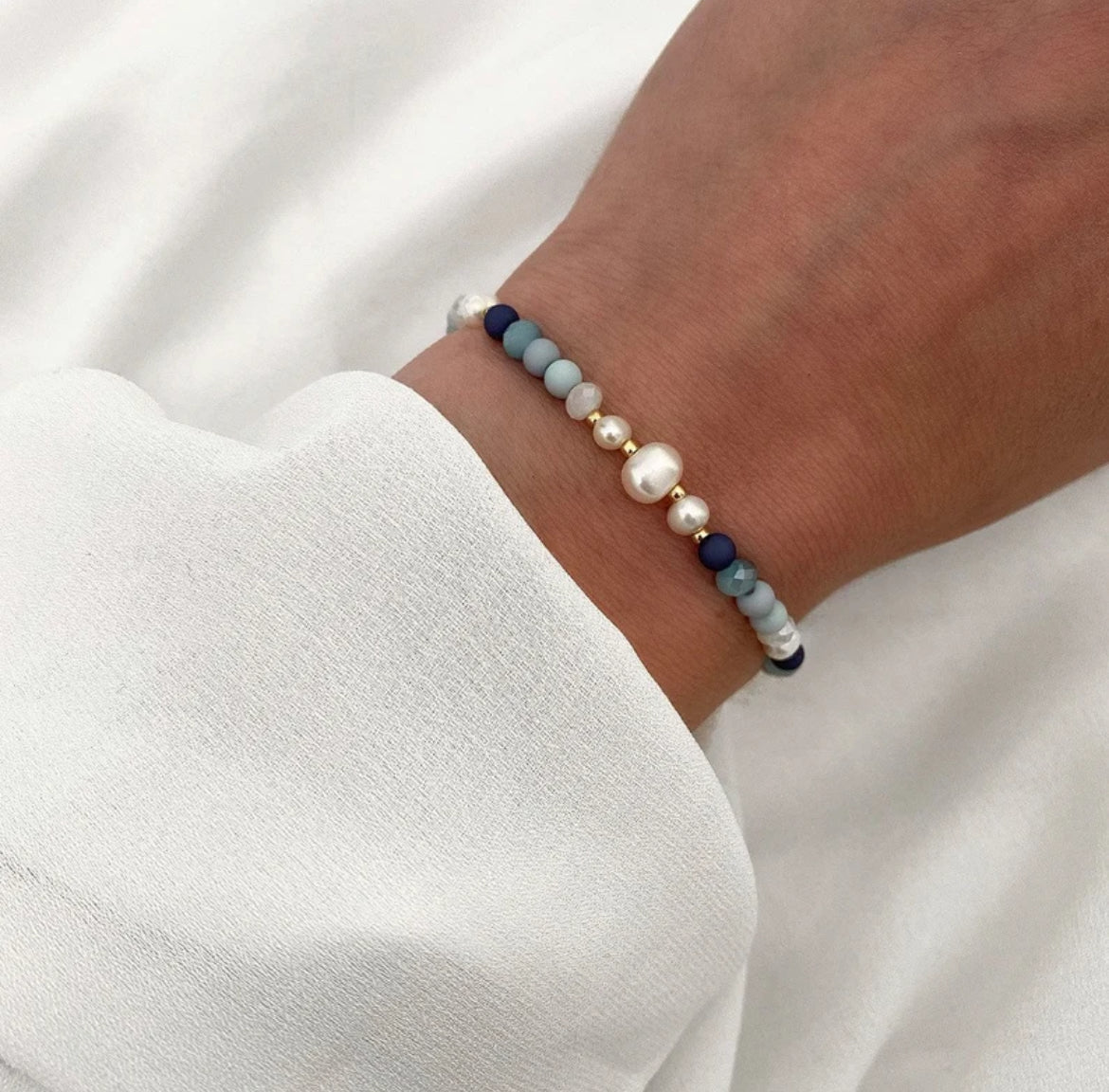 Perlenarmband blau Farbverlauf
