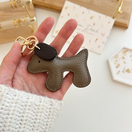 Schlüssel-/ Taschenanhänger Hund Taupe