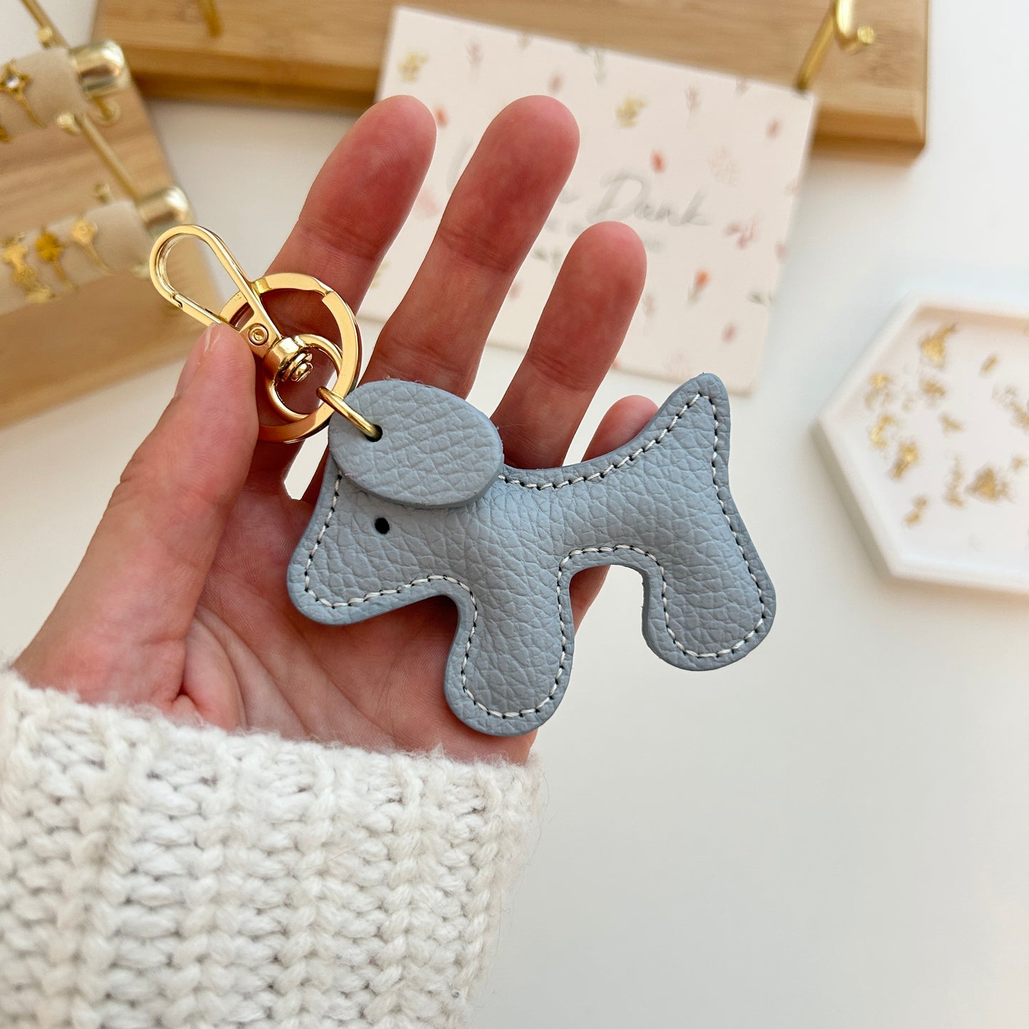 Schlüssel-/ Taschenanhänger Hund Hellblau